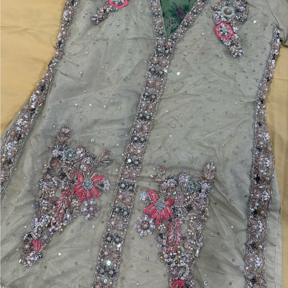 Indian Pakistani designer outfit. Great condition. - Picture 15 of 17